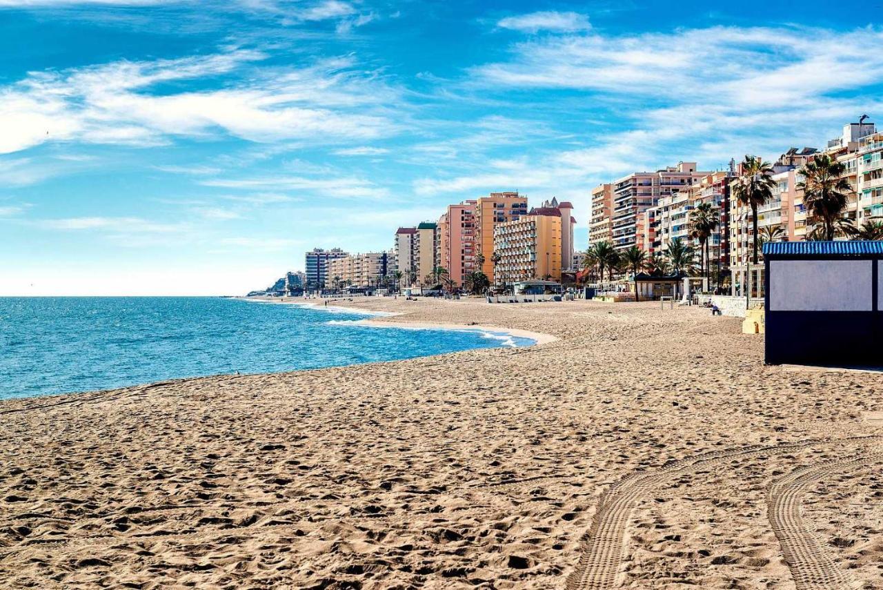 Beachfront -- New Luxury Apartment -- 1ª Linea Playa -- Fuengirola City Center -- Private Parking -- Panoramic Sea Views -- Kültér fotó