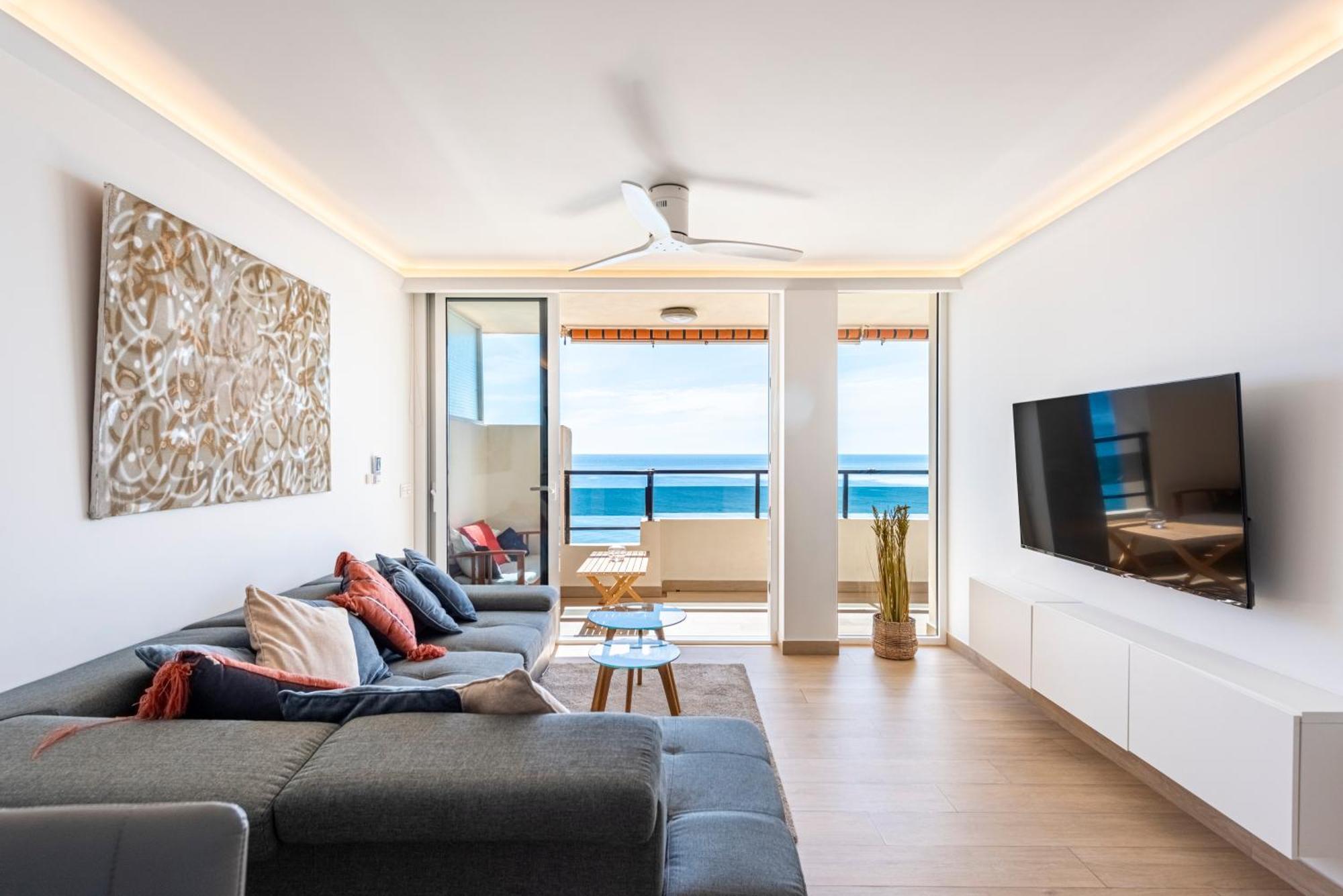 Beachfront -- New Luxury Apartment -- 1ª Linea Playa -- Fuengirola City Center -- Private Parking -- Panoramic Sea Views -- Kültér fotó