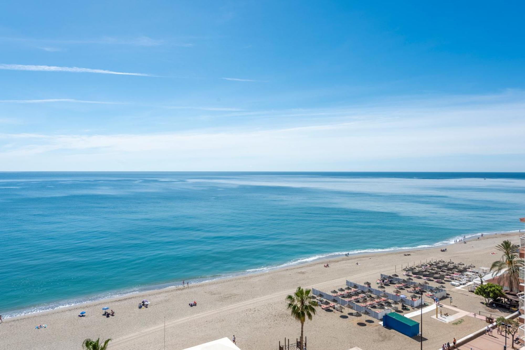 Beachfront -- New Luxury Apartment -- 1ª Linea Playa -- Fuengirola City Center -- Private Parking -- Panoramic Sea Views -- Kültér fotó